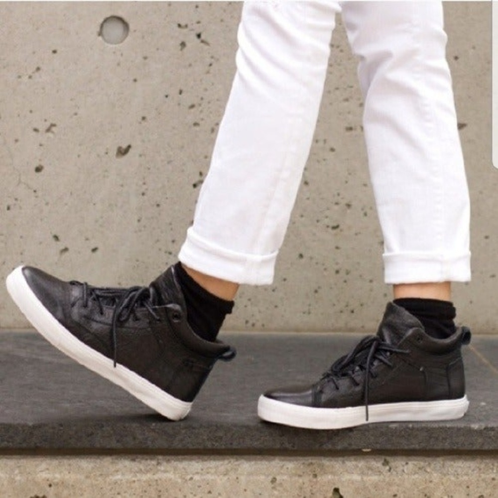 New Toms Camila Black Croc Embossed Leather